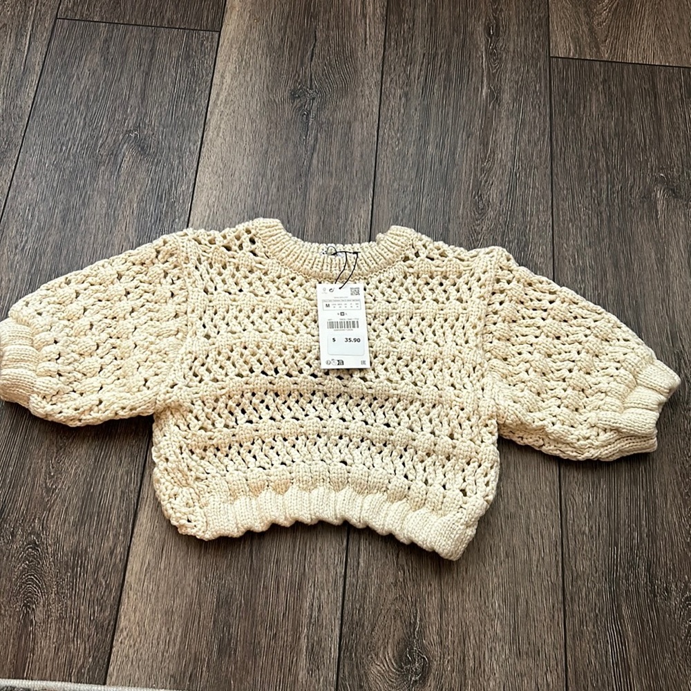 Zara knit sweater M